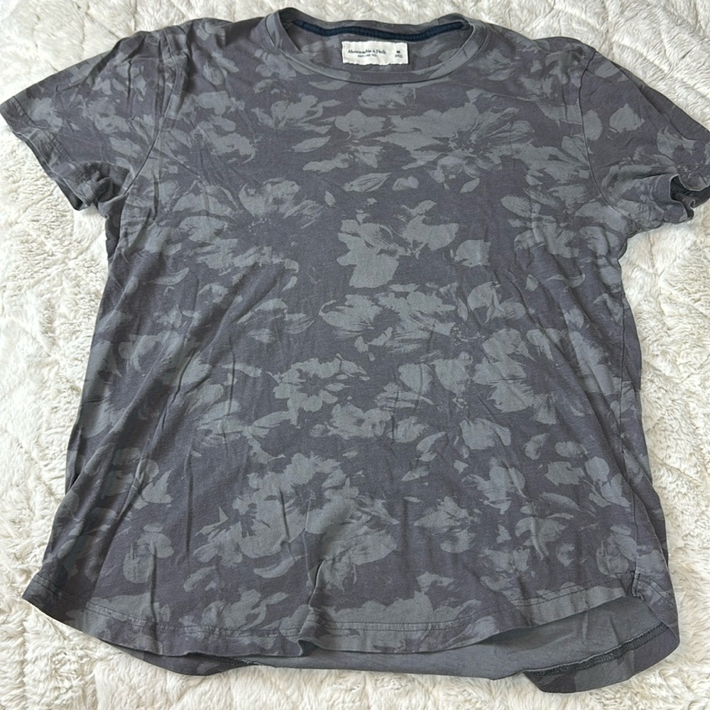 Grey Abercrombie and Fitch Soft A&F Tee - Size M